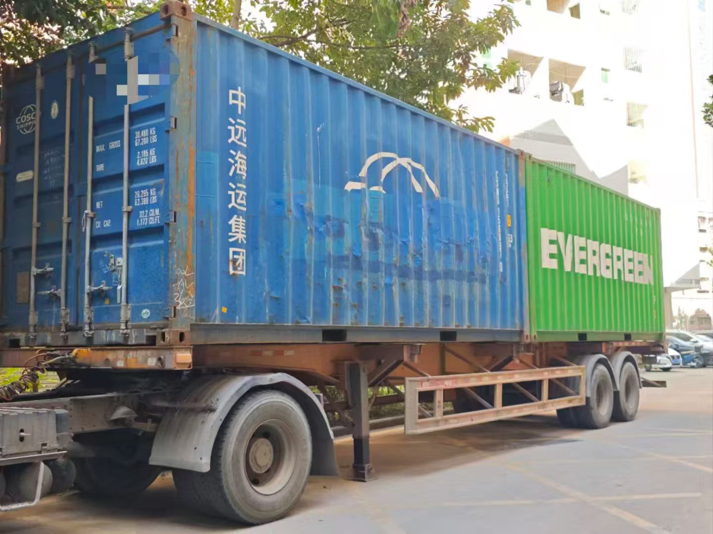 Export containers prepared for shipment from Yanxun Display