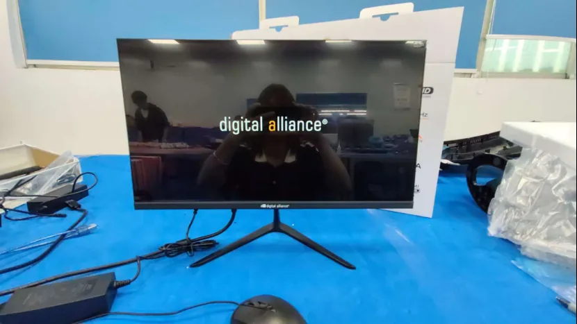 Custom brand logo displayed during monitor startup